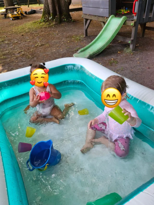 Bei 35 Grad steigt natürlich auf unserem schönen, schattigen Aussengelände eine ordentliche Poolparty ❣️❣️❣️ #wassermachtglücklich #vielzuheiß☀️ #poolparty #u3betreuungmitherz #lumigarten